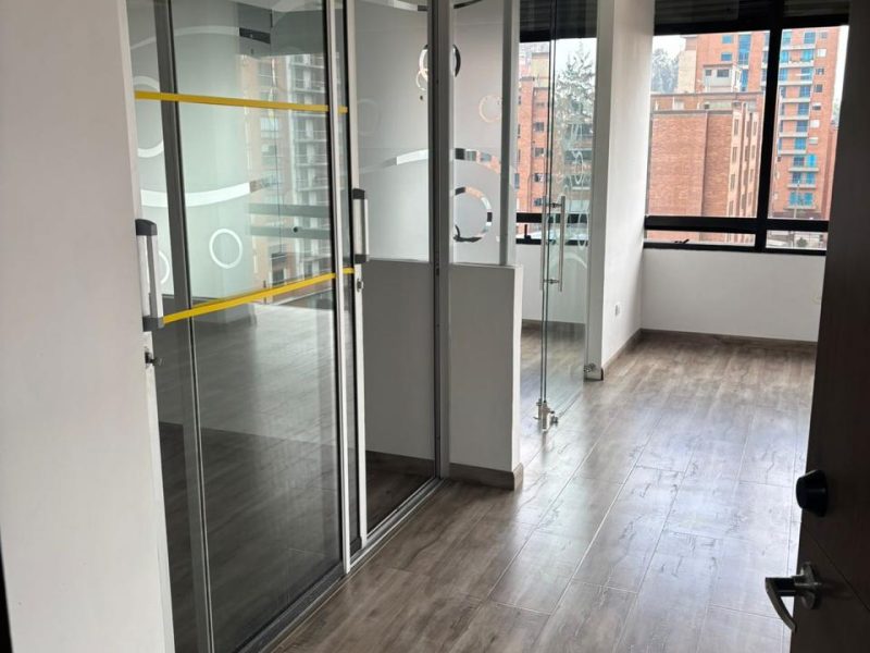 Oficina de lujo en arriendo, Cedritos