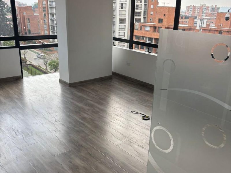 Oficina de lujo en arriendo, Cedritos